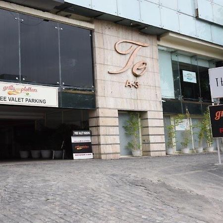 The Madison Hotel New Delhi Exterior photo