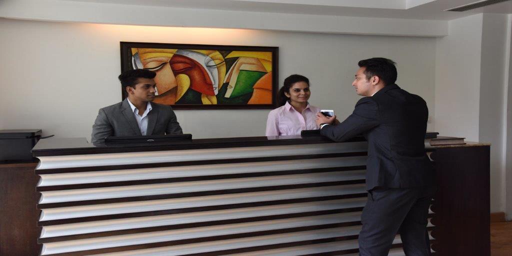 The Madison Hotel New Delhi Exterior photo
