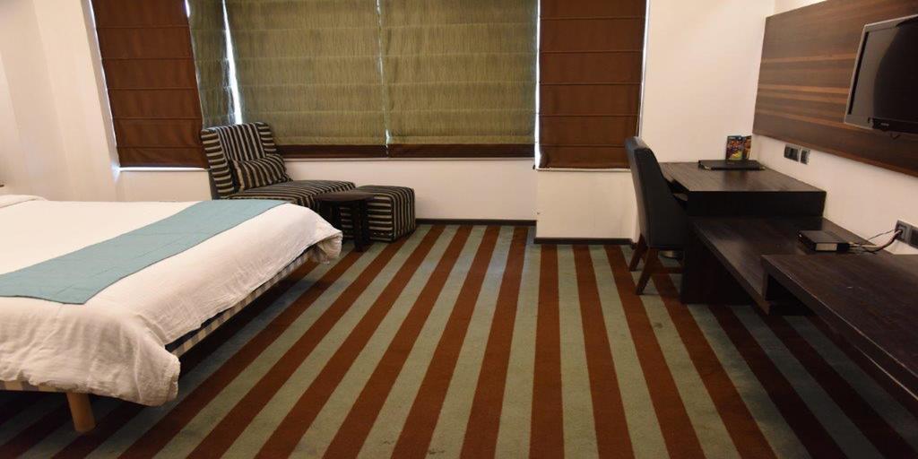 The Madison Hotel New Delhi Exterior photo