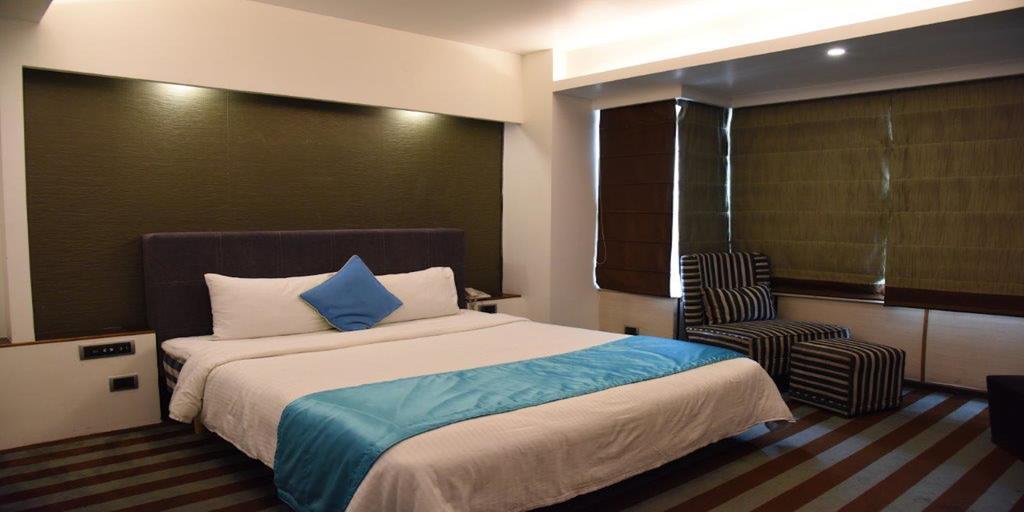 The Madison Hotel New Delhi Exterior photo