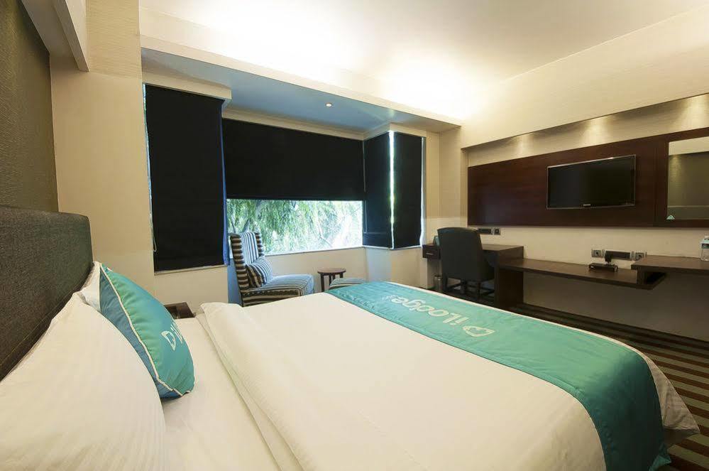 The Madison Hotel New Delhi Exterior photo
