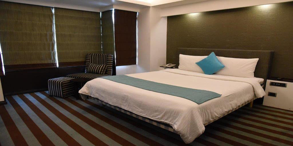 The Madison Hotel New Delhi Exterior photo